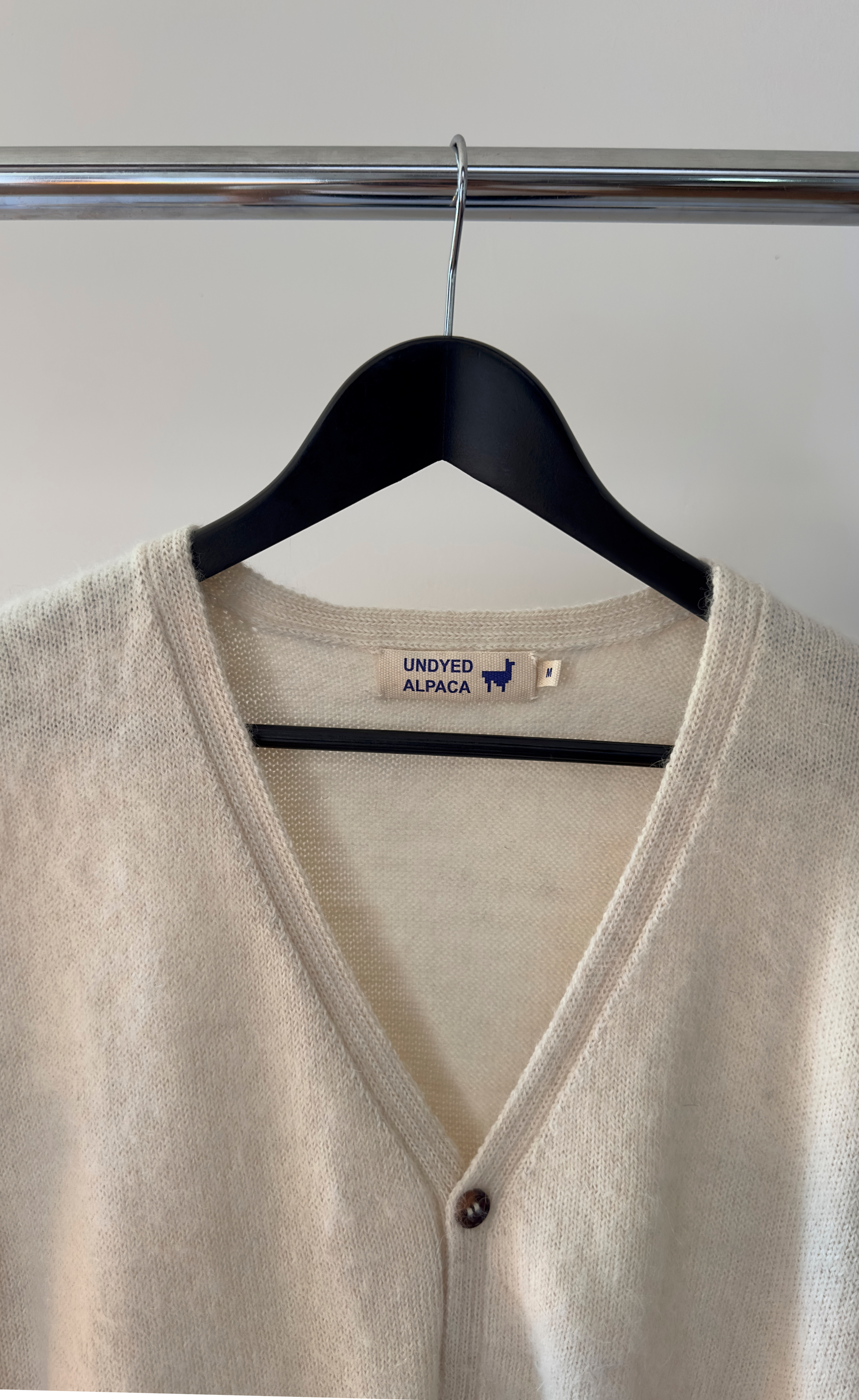 Undyed Alpaca – Alpaca V-Neck Knit Sweater, Size M