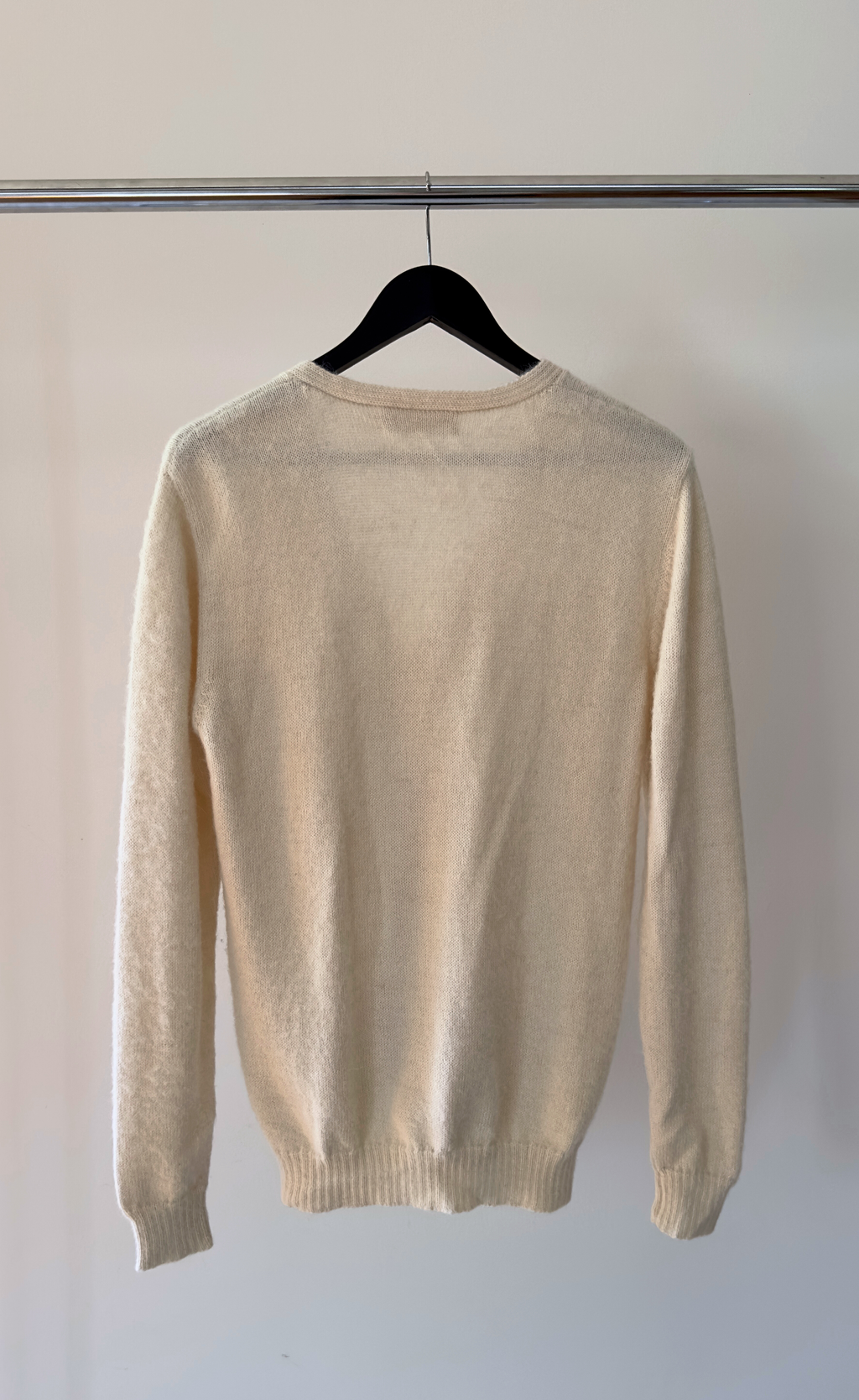 Undyed Alpaca – Alpaca V-Neck Knit Sweater, Size M
